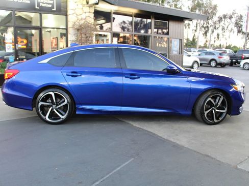 Used 2019 Honda Accord Sport image 6