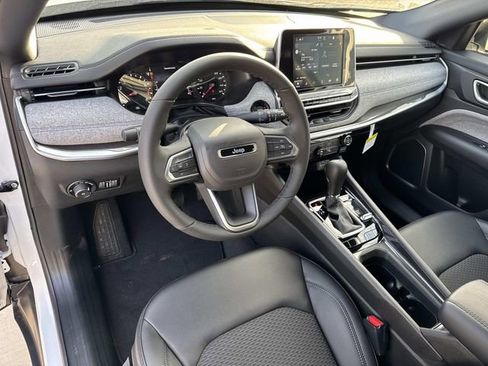 New 2026 Jeep Compass Latitude image 11