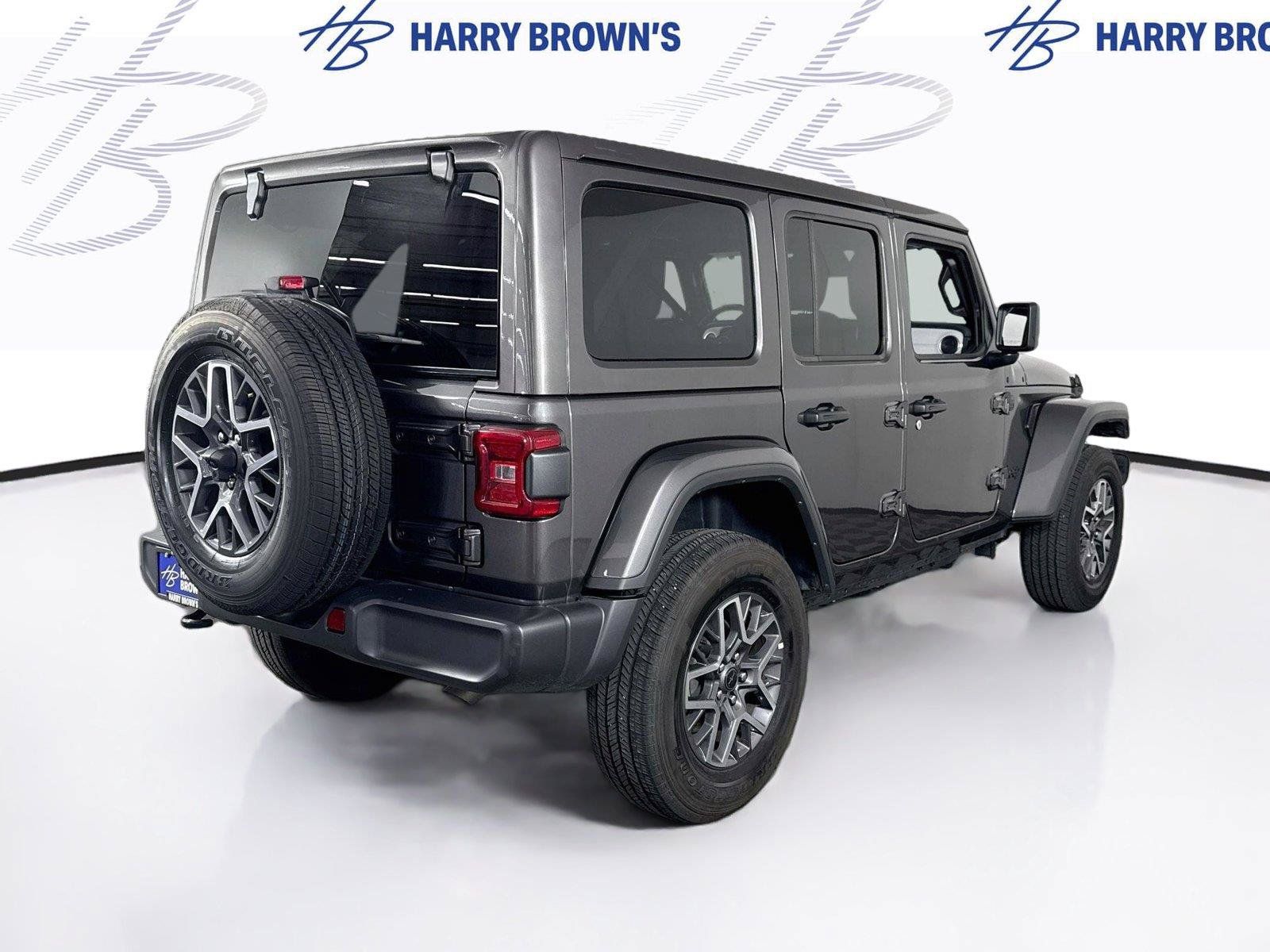 Used 2025 Jeep Wrangler Unlimited Sahara AWD/4WD image 29