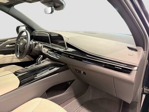 Used 2024 Cadillac Escalade ESV Sport w/ LPO, ONYX Package AWD/4WD image 28