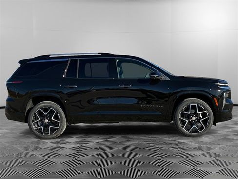 New 2026 Chevrolet Traverse High Country image 2