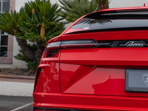 Used 2022 Lamborghini Urus AWD/4WD image 41