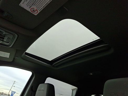 Used 2022 GMC Sierra 3500 Denali image 14