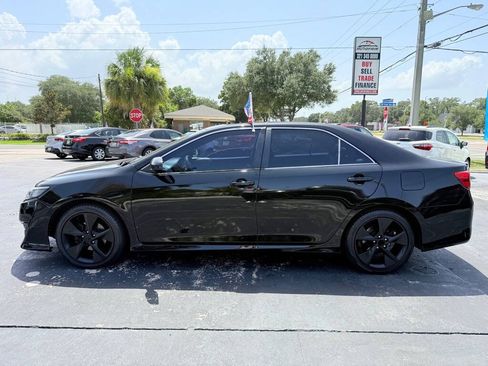 Used 2012 Toyota Camry SE FWD image 4