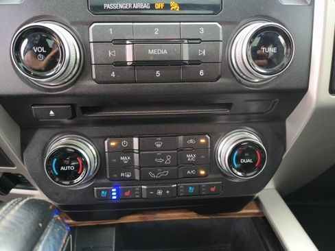 Used 2018 Ford F150 Lariat AWD/4WD image 28