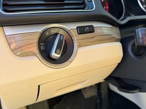 Used 2017 Volkswagen Passat 1.8T SE w/ SE Lighting Package image 17