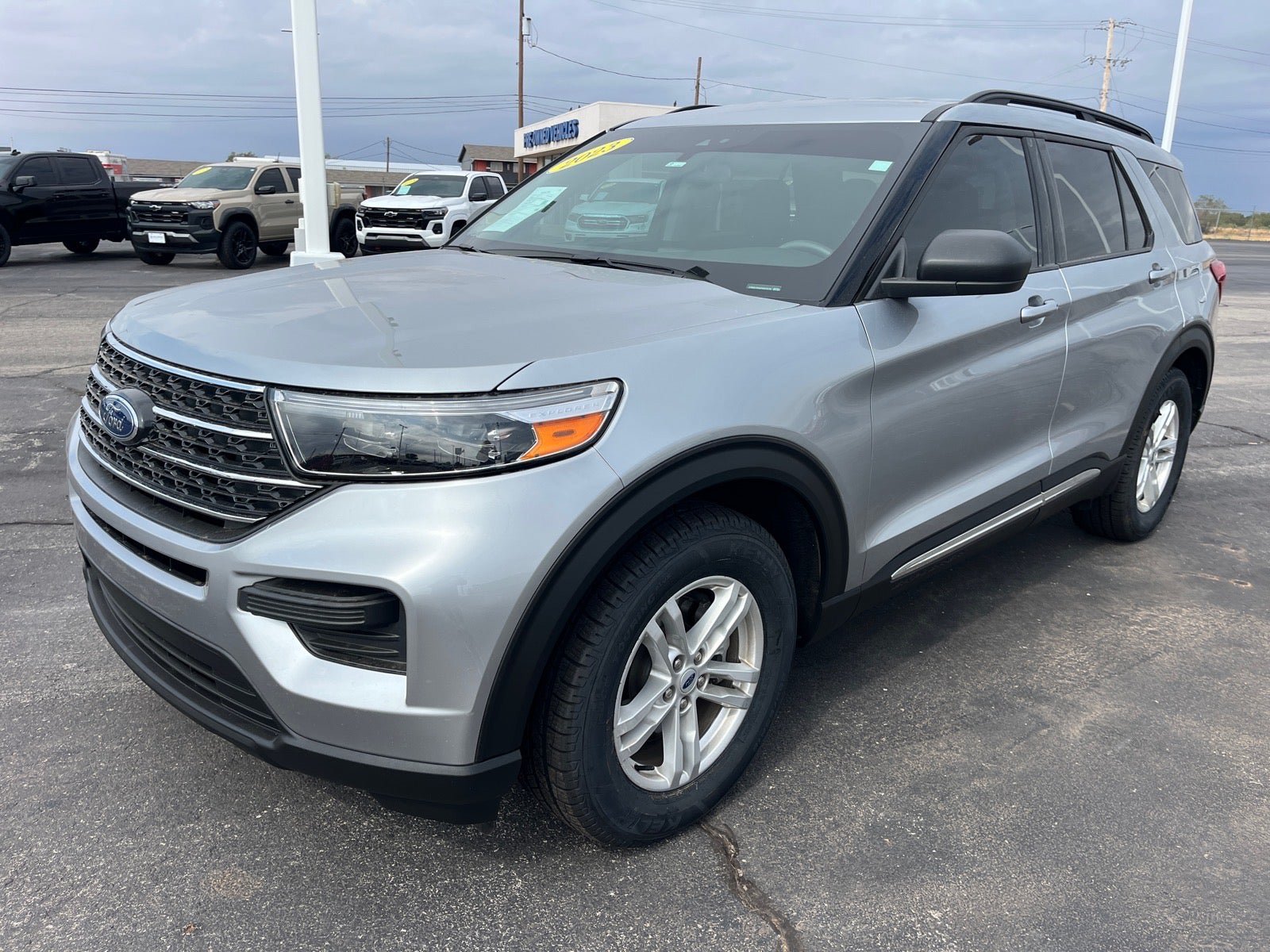 Used 2023 Ford Explorer XLT RWD image 1