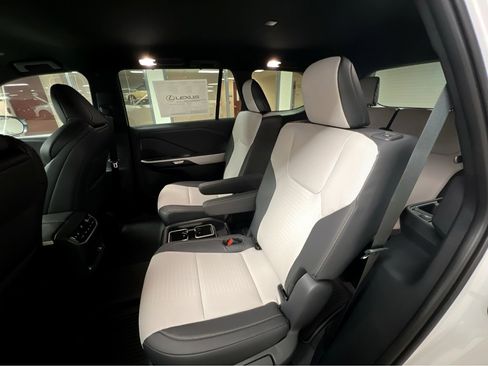 New 2026 Lexus TX 500h AWD image 19