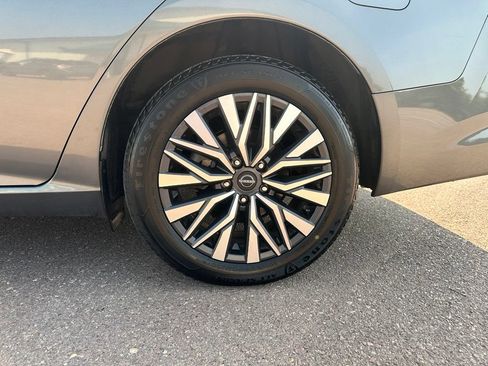 Used 2023 Nissan Altima 2.5 SV w/ SV Premium Package AWD/4WD image 40