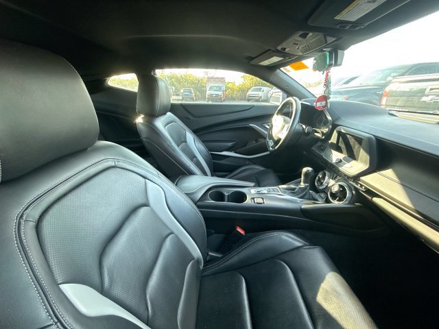 Used 2022 Chevrolet Camaro LT RWD image 9