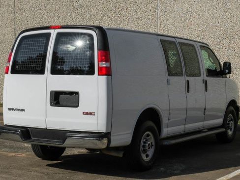 Used 2020 GMC Savana 2500 w/ Driver Convenience Package image 10