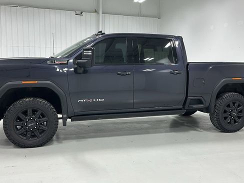 Used 2024 GMC Sierra 2500 AT4 w/ AT4 Premium Plus Package image 3