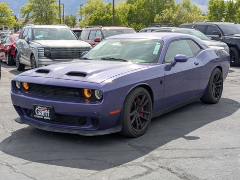 Used 2019 Dodge Challenger SRT Hellcat w/ Laguna Leather Package RWD image 8