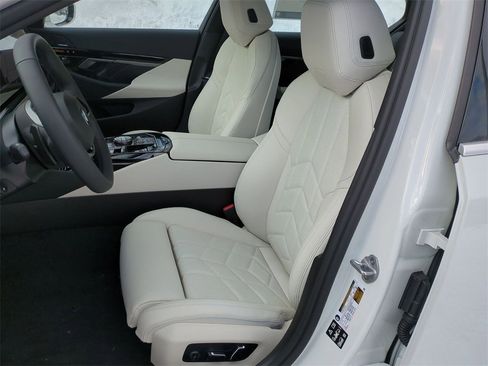 New 2026 BMW 530i xDrive xDrive w/ Premium Package image 11