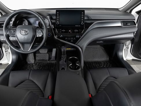 Used 2021 Toyota Camry SE image 33