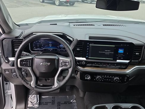 Certified 2024 Chevrolet Silverado 1500 RST AWD/4WD image 20
