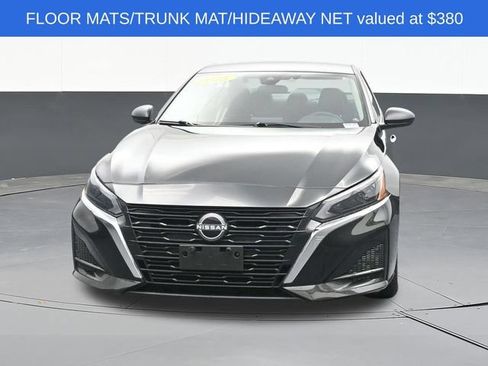 Used 2025 Nissan Altima 2.5 SV FWD image 2