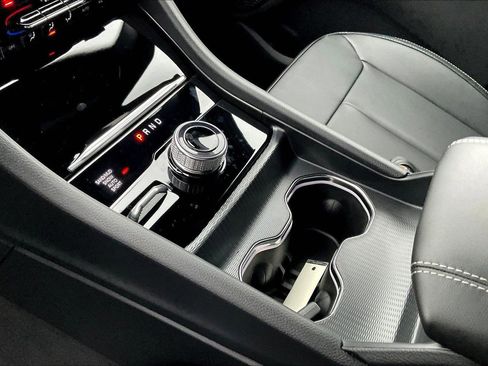 New 2025 Jeep Grand Cherokee Limited w/ Black Appearance Package AWD/4WD image 9