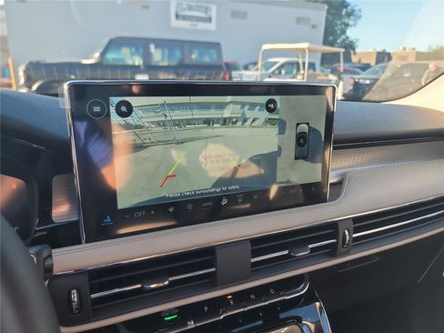 New 2026 Lincoln Corsair Premiere image 22