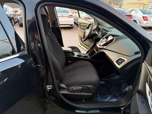 Used 2017 GMC Terrain SLE image 17