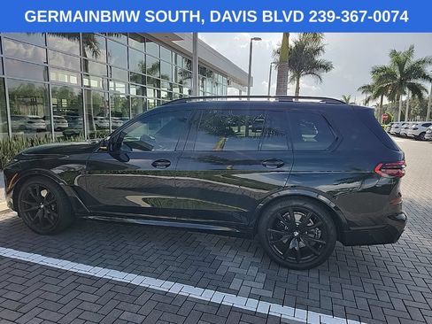 Used 2025 BMW X7 xDrive40i w/ M Sport Package AWD/4WD image 3