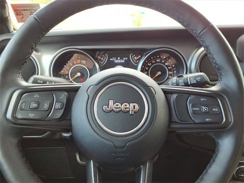 Used 2022 Jeep Wrangler Unlimited Sport image 16