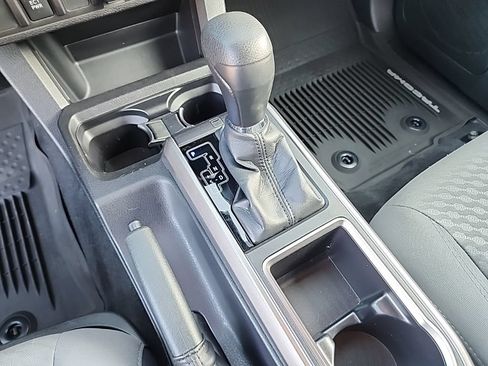 Used 2022 Toyota Tacoma SR5 AWD/4WD image 20