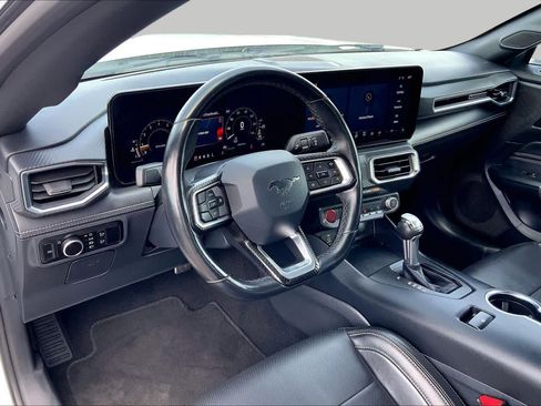 Used 2025 Ford Mustang Premium RWD image 17