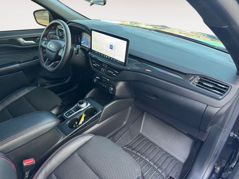 Certified 2024 Ford Escape ST-Line w/ Tech Pack #1 image 15