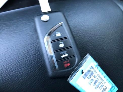 Used 2023 Toyota Camry SE image 23