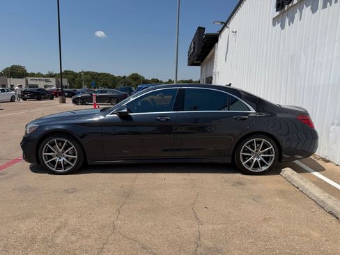 Used 2020 Mercedes-Benz S 560 Sedan image 3