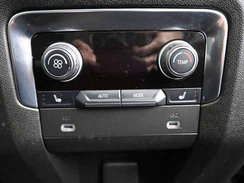 Used 2021 Chevrolet Tahoe Premier w/ Premium Package image 10