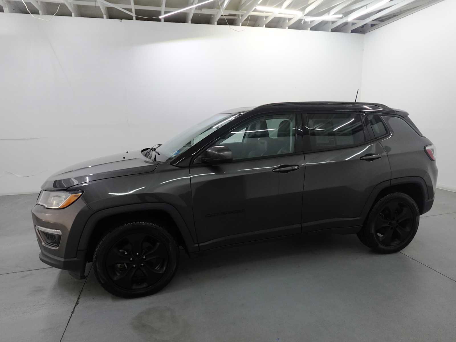 Used 2018 Jeep Compass Latitude w/ Popular Equipment Group AWD/4WD image 8