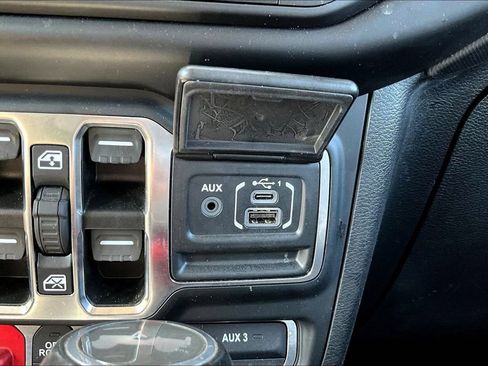 Used 2021 Jeep Wrangler Unlimited Rubicon AWD/4WD image 26