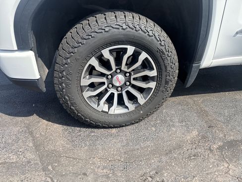 Used 2023 GMC Sierra 1500 AT4 image 11