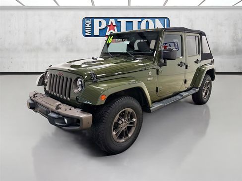 Used 2016 Jeep Wrangler Unlimited Sahara image 3