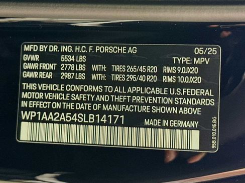 New 2025 Porsche Macan image 32