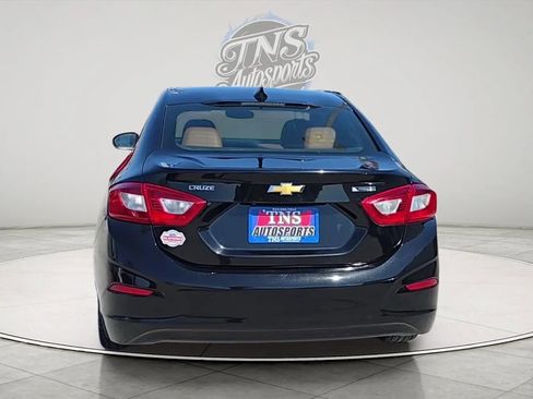 Used 2017 Chevrolet Cruze Premier FWD image 5