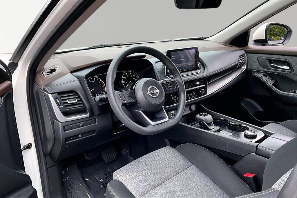 Used 2023 Nissan Rogue SV AWD/4WD image 15