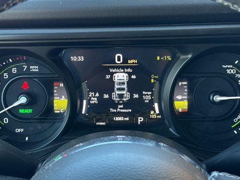 Used 2025 Jeep Wrangler Unlimited Sahara AWD/4WD image 29