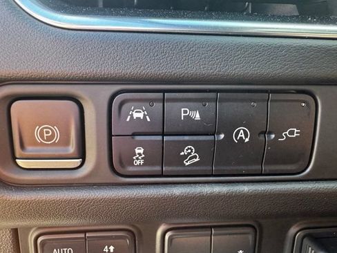 Used 2022 GMC Yukon XL AT4 w/ Max Trailering Package AWD/4WD image 24
