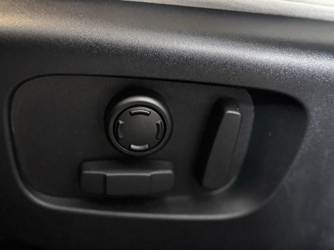 Used 2022 Land Rover Range Rover Velar S image 17