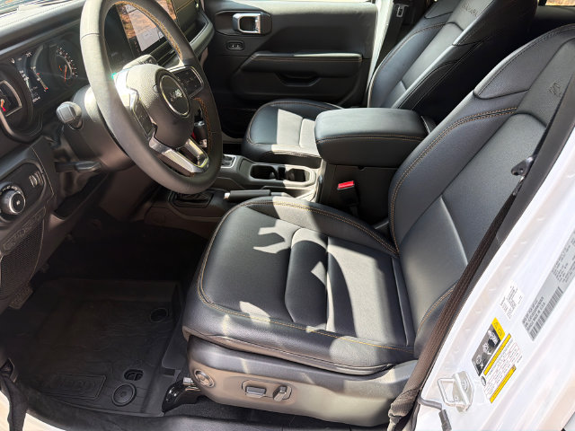 Used 2024 Jeep Wrangler Unlimited Sahara AWD/4WD image 10