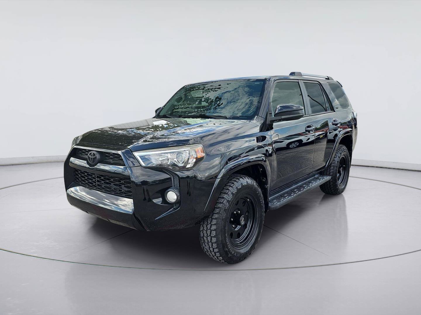 Used 2019 Toyota 4Runner SR5 AWD/4WD image 1