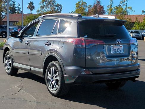Used 2016 Toyota RAV4 LE image 7