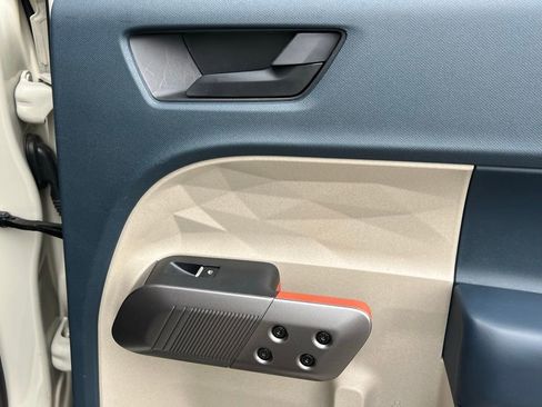 Certified 2025 Ford Maverick Lariat image 19