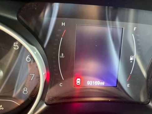 Used 2019 Jeep Compass Latitude FWD image 22