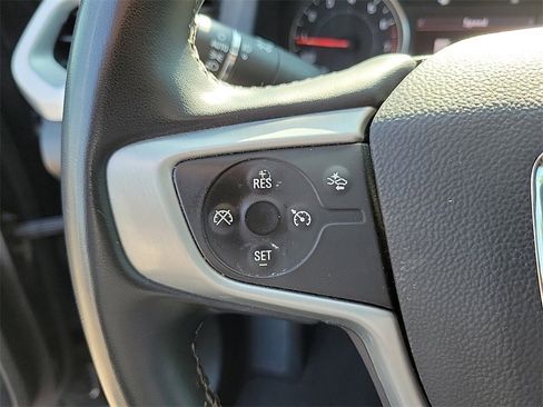 Used 2023 GMC Acadia SLT image 22