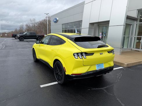 Certified 2025 Ford Mustang Mach-E GT image 8