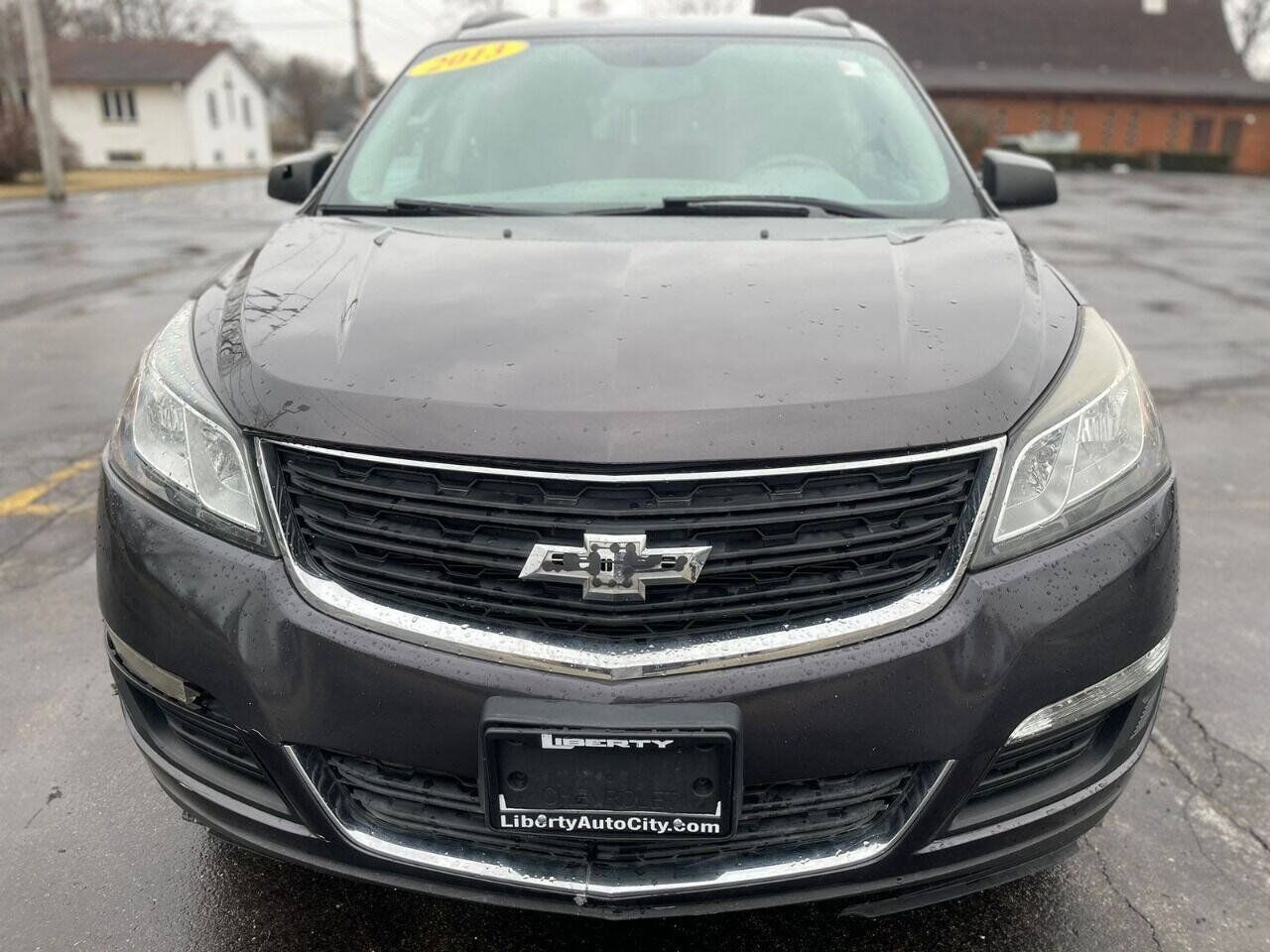 Used 2013 Chevrolet Traverse LS FWD image 3